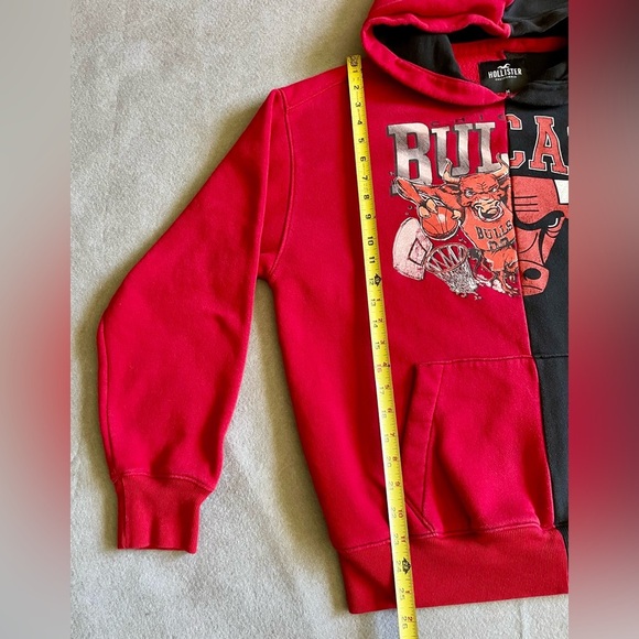Hollister Chicago x Bulls Men’s Hoodie Red Black Size Medium Sweatshirt - Picture 4 of 6